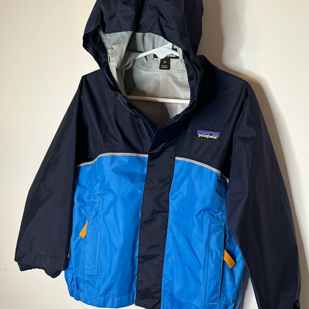Toddler Patagonia Torrentshell Jacket in Size 2T